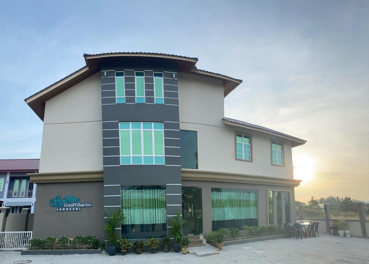 Grand Village Inn Pantai Cenang  Bagian luar foto
