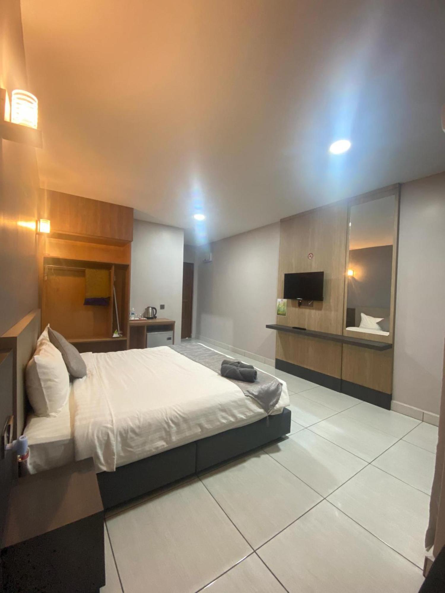 Grand Village Inn Pantai Cenang  Bagian luar foto