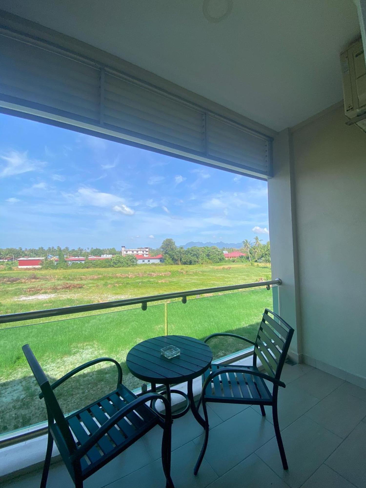 Grand Village Inn Pantai Cenang  Bagian luar foto
