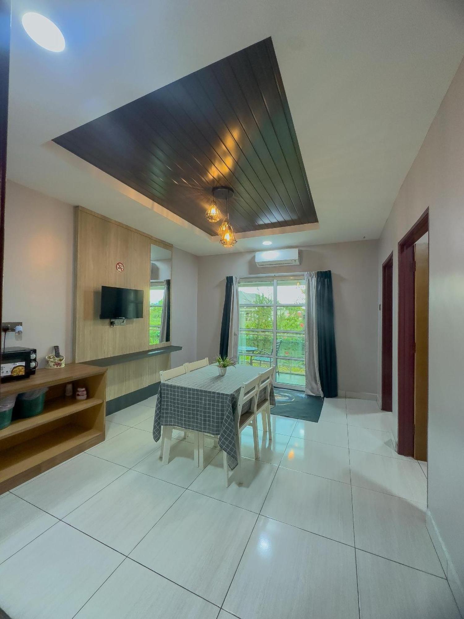 Grand Village Inn Pantai Cenang  Bagian luar foto